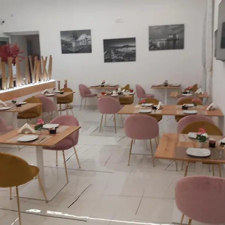 Palazzo Sant'arcangelo 4* Неаполь