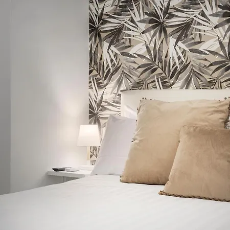 Palazzo Sant'arcangelo Πανσιόν Νάπολη