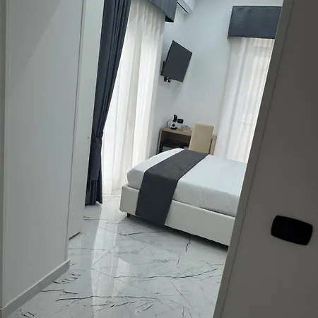 Palazzo Sant'arcangelo Πανσιόν Νάπολη