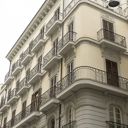 Palazzo Sant'arcangelo בית הארחה נאפולי