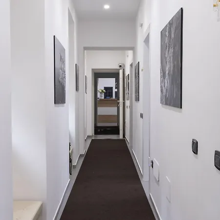 Palazzo Sant'arcangelo Πανσιόν Νάπολη