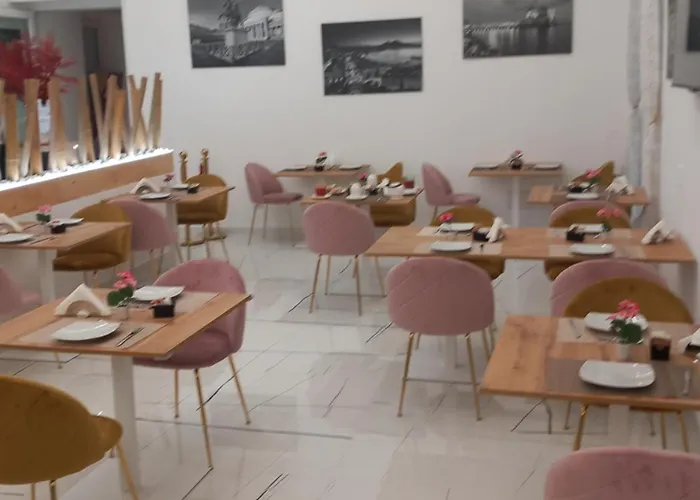 Palazzo Sant'arcangelo 4* Nápoles