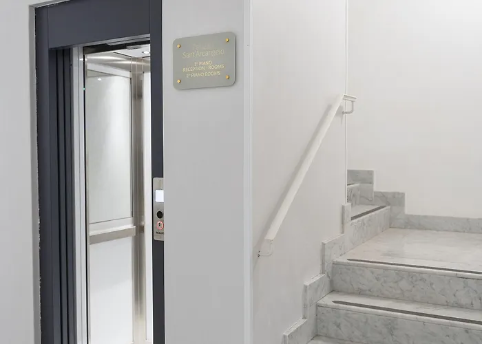 Pensión Palazzo Sant'arcangelo 4*